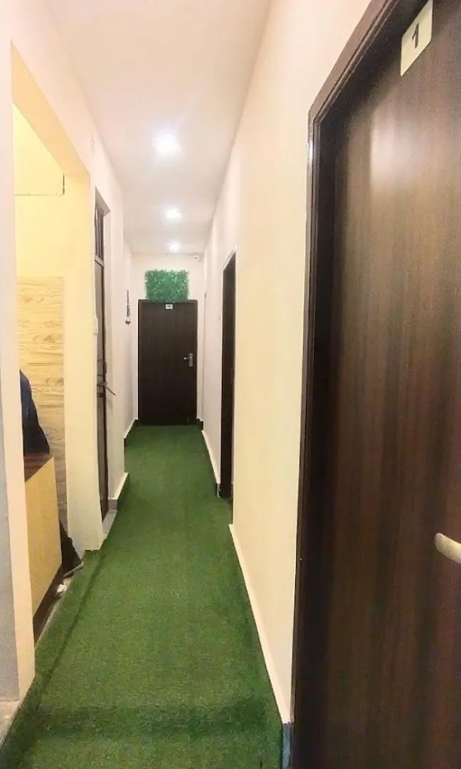 Hotel The Temple View- 100 Meter To Vishwanath Mandir Waranasi 5*,
