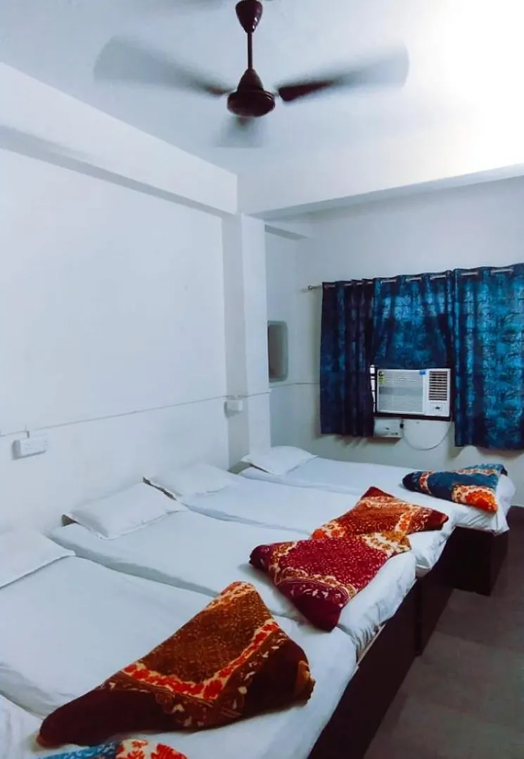 Hotel The Temple View- 100 Meter To Vishwanath Mandir Waranasi 5*,  Indie